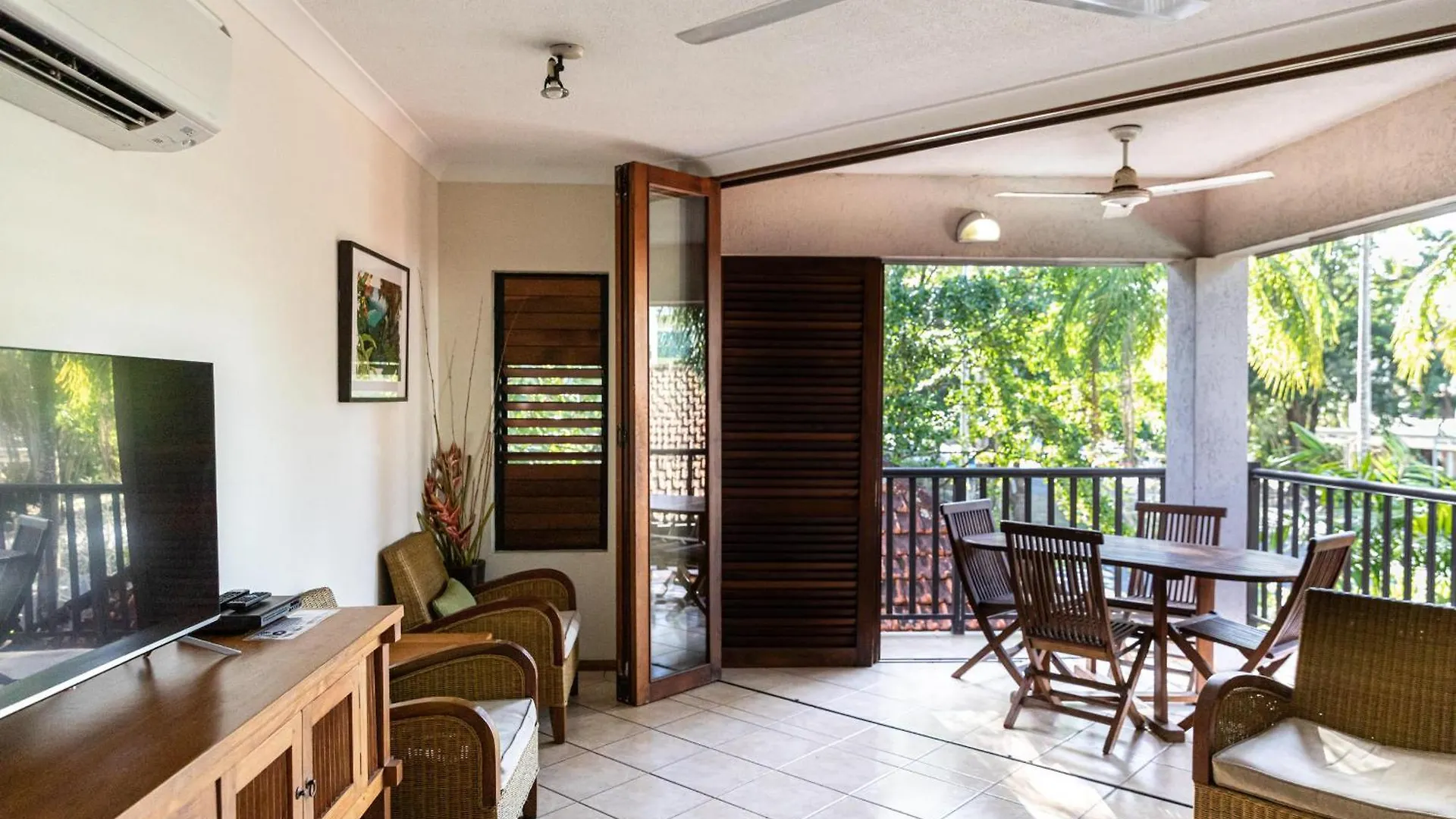 Hibiscus Resort & Spa - Official Onsite Reception & Check In Port Douglas