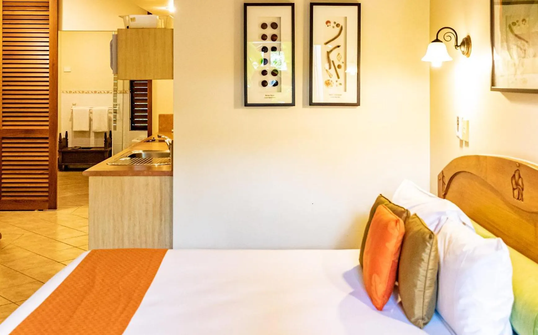Hibiscus Resort & Spa - Official Onsite Reception & Check In Port Douglas