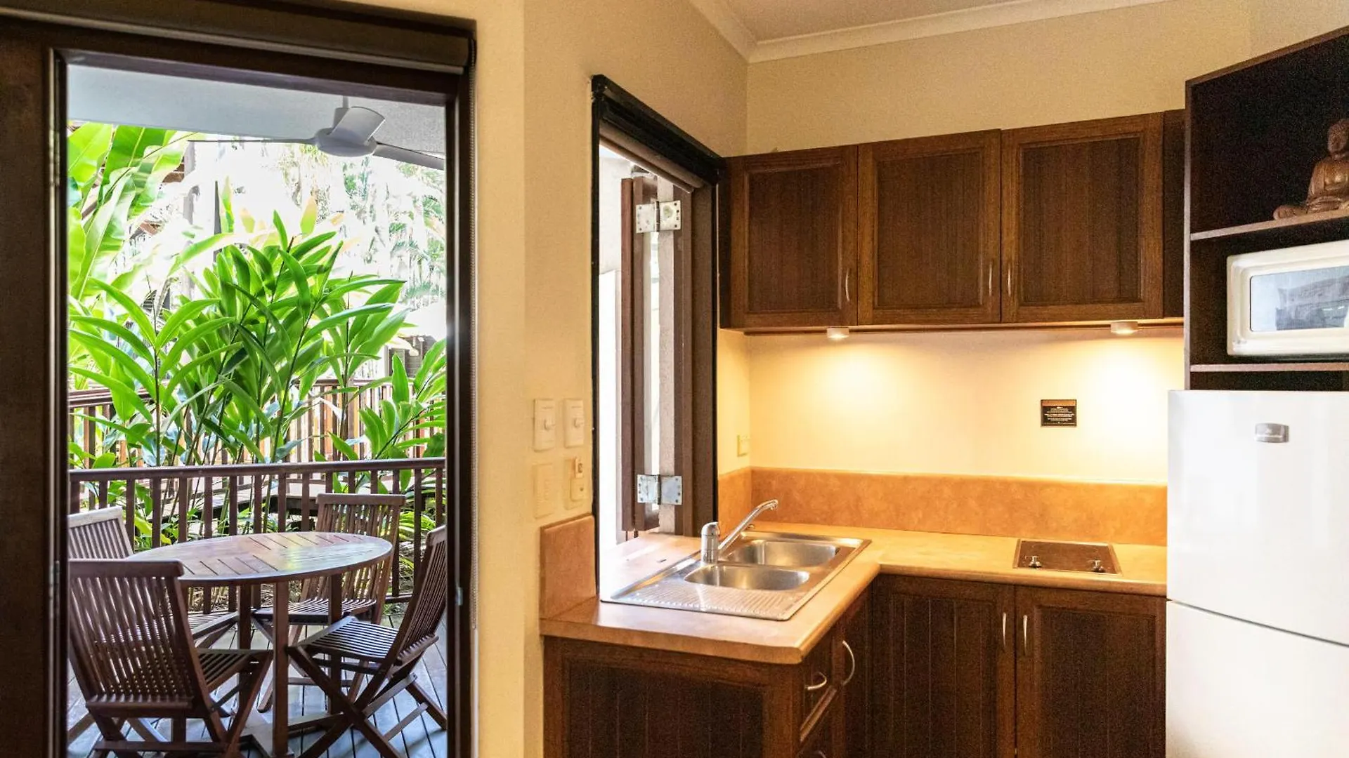 Hibiscus Resort & Spa - Official Onsite Reception & Check In Port Douglas