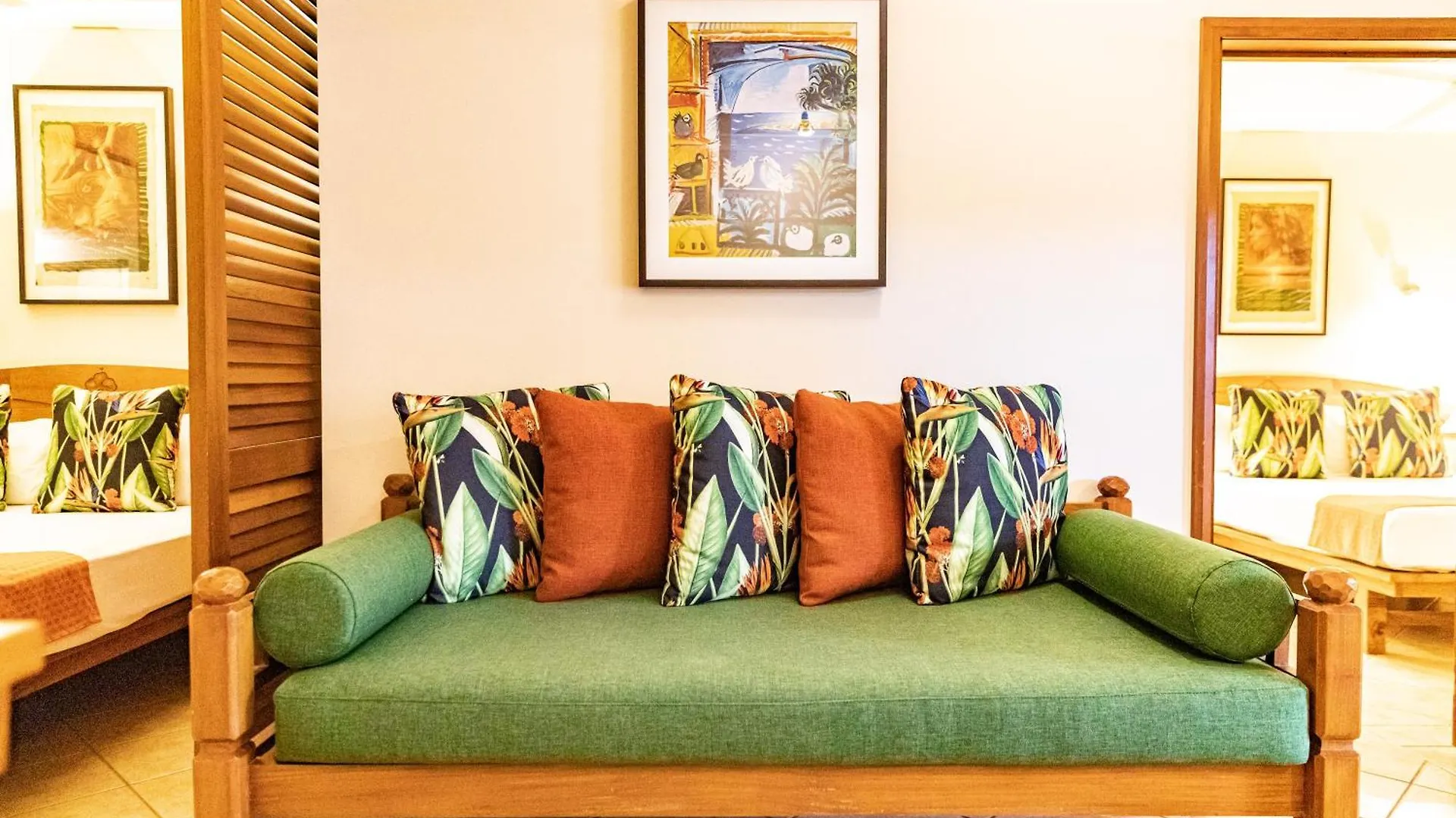 Hibiscus Resort & Spa - Official Onsite Reception & Check In Port Douglas Australia