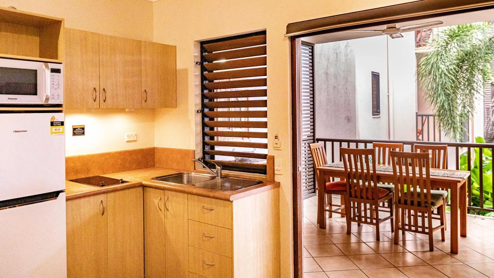 Hibiscus Resort & Spa - Official Onsite Reception & Check In Port Douglas