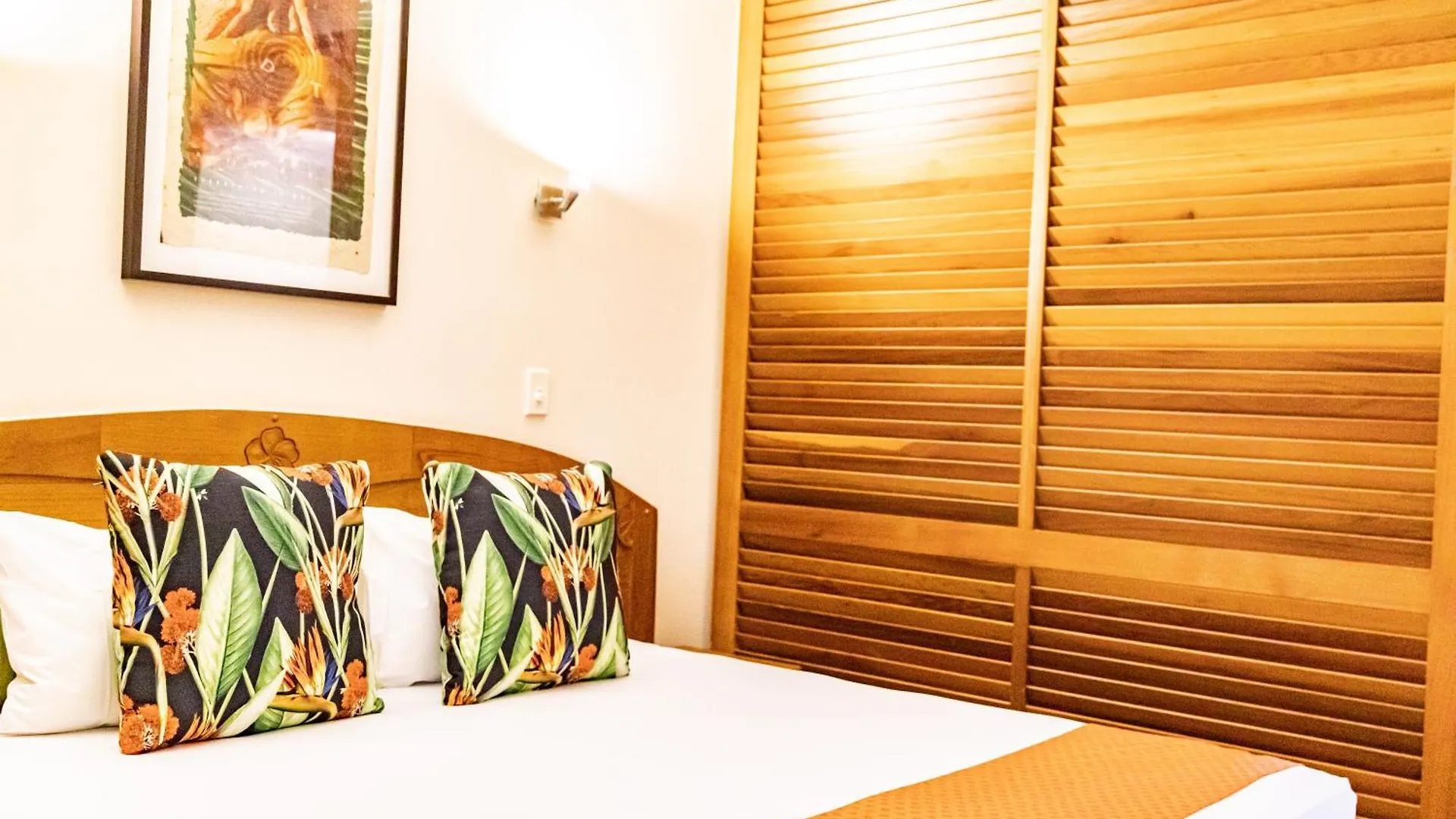 Hibiscus Resort & Spa - Official Onsite Reception & Check In Port Douglas