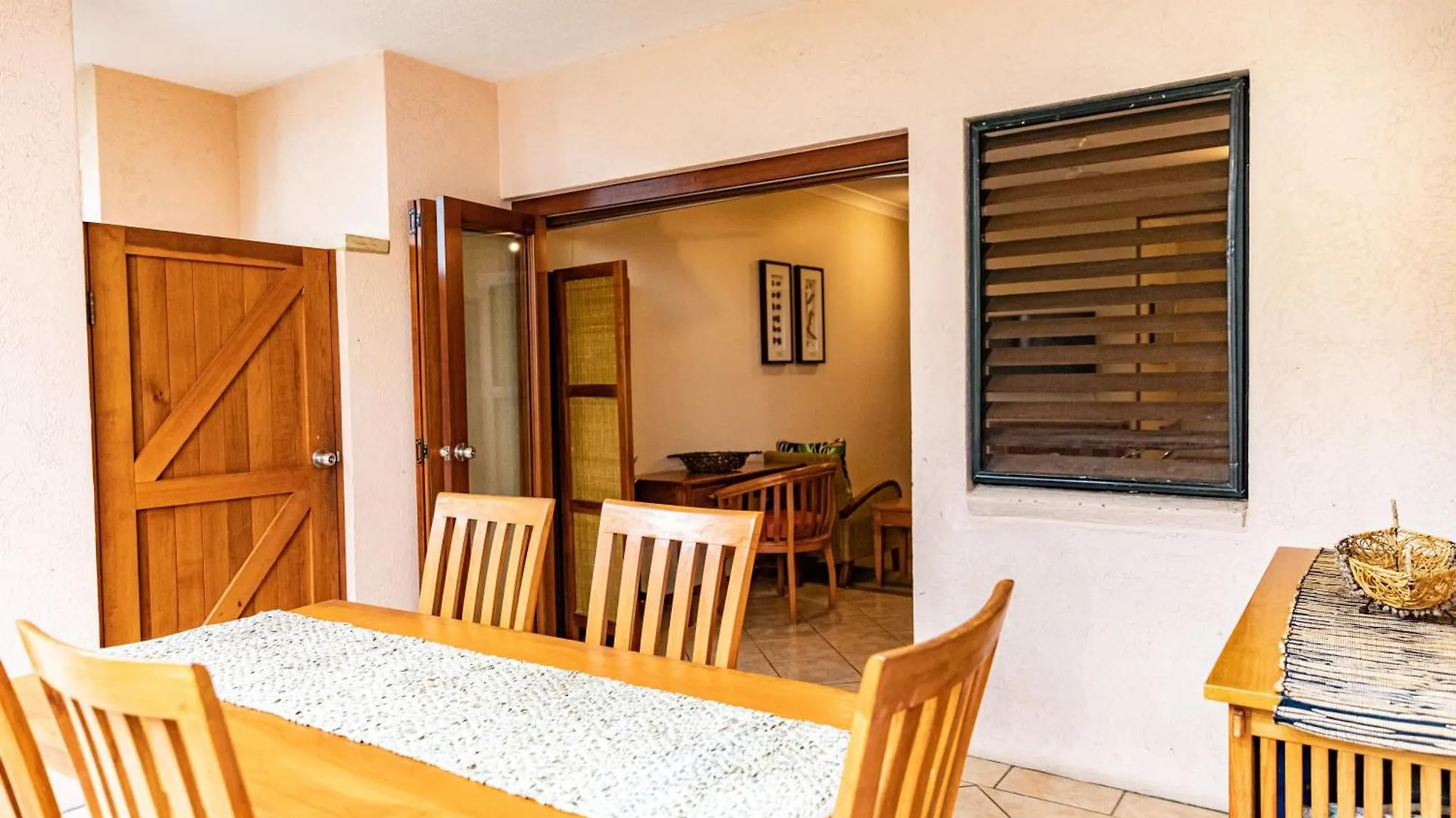 Hibiscus Resort & Spa - Official Onsite Reception & Check In Port Douglas