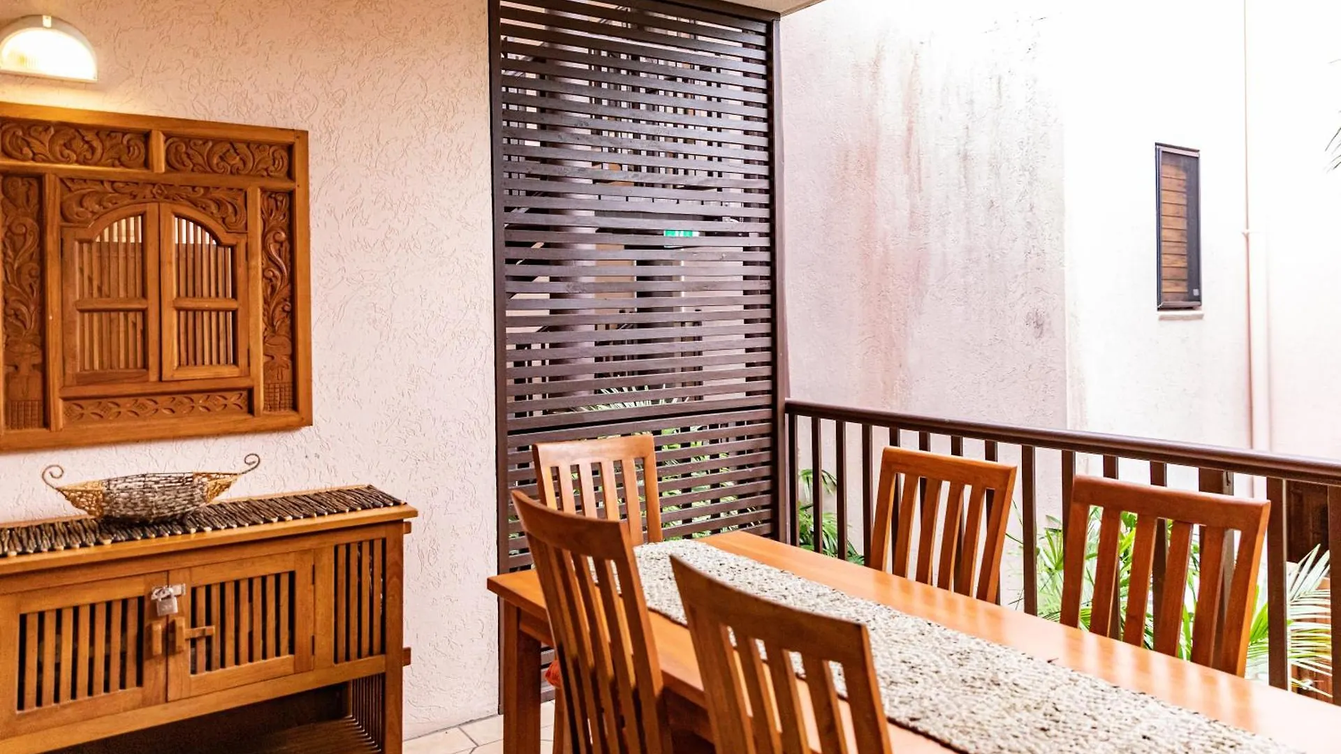 Hibiscus Resort & Spa - Official Onsite Reception & Check In Port Douglas