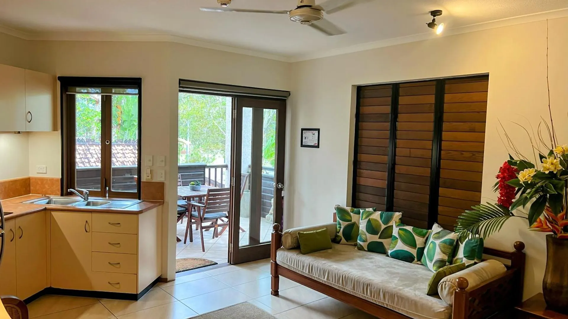 Hibiscus Resort & Spa - Official Onsite Reception & Check In Port Douglas
