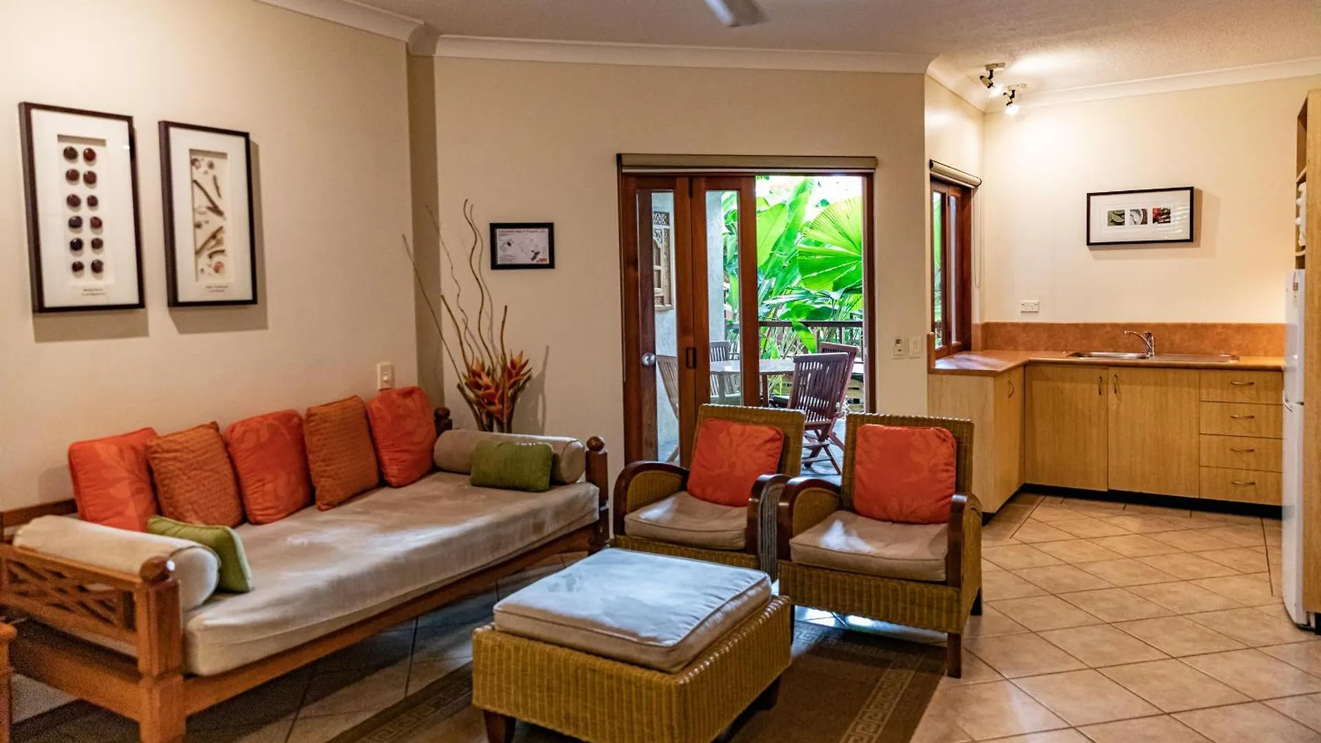 Hibiscus Resort & Spa - Official Onsite Reception & Check In Port Douglas